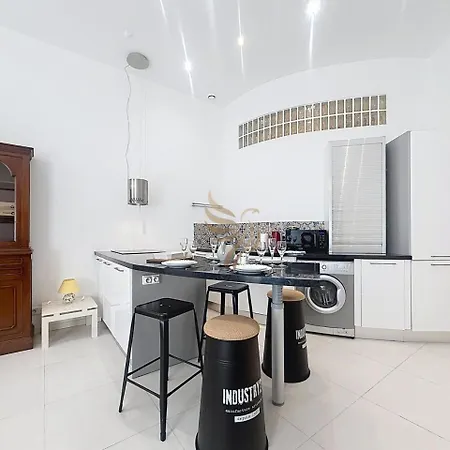 Apartment Urban 94 Wifi Clim 4 Personnes Fréjus